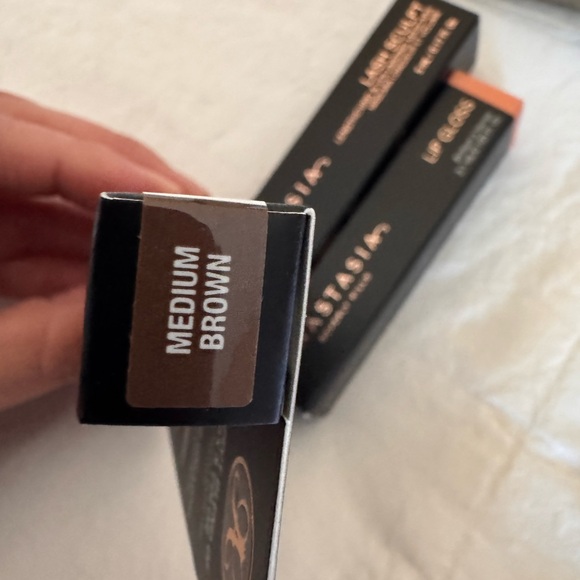 Anastasia Beverly Hills Brow and Lip Collection - Picture 8 of 9